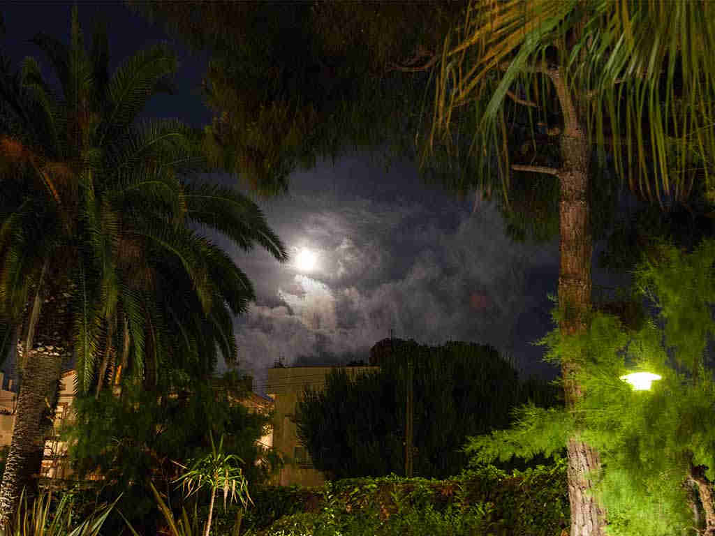Villa vacacional en Sitges de noche