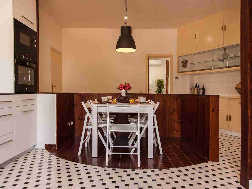 Villa vacacional en Sitges: cocina amplia y bonita