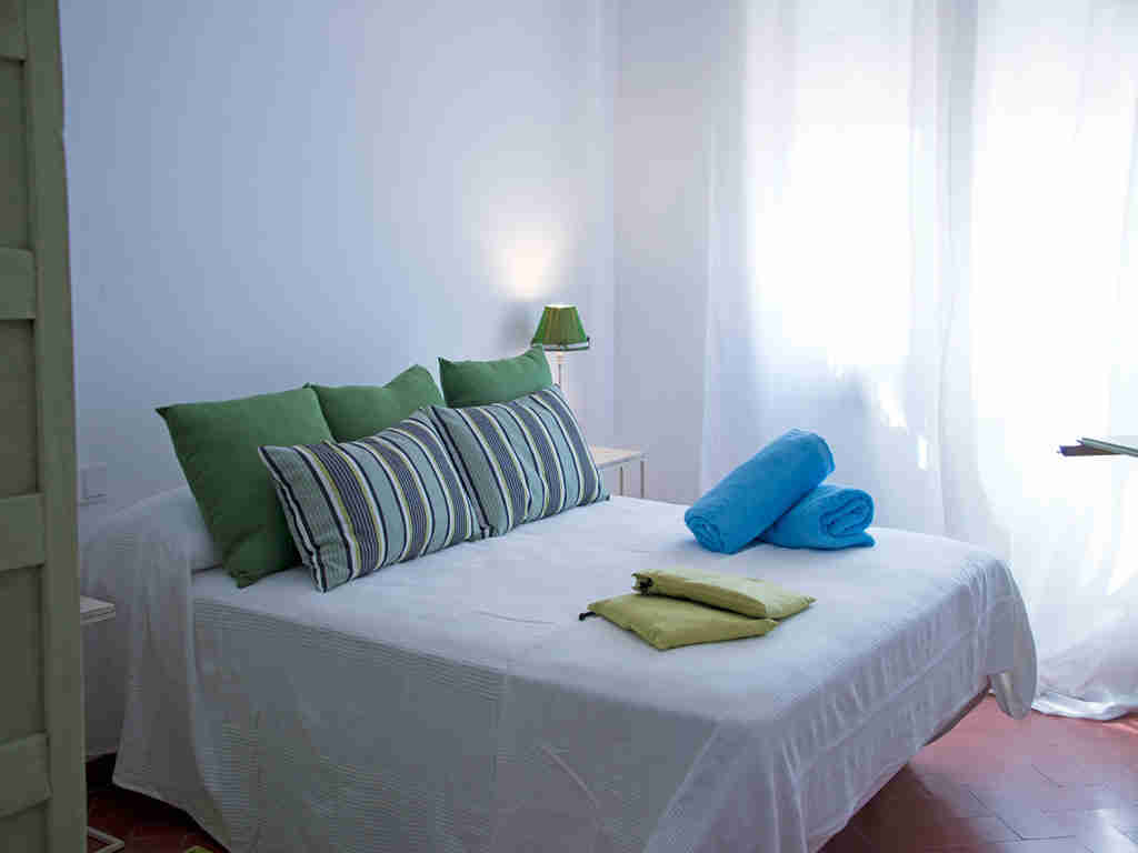 Casa en sitges cerca de barcelona: cama doble