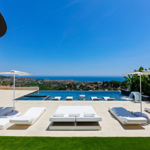 Barcelona villas with private pool